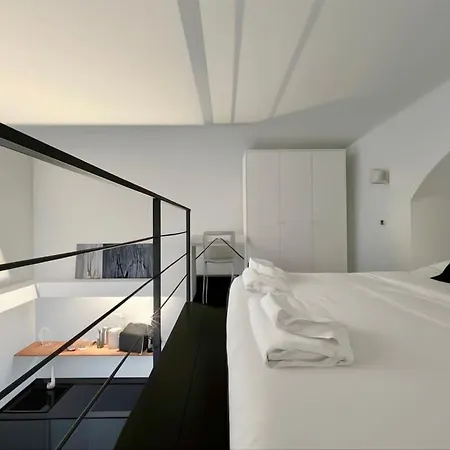 Homeby, Loft Cicco Urban Elegance In Milan