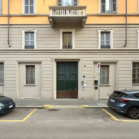 Homeby, Loft Cicco Urban Elegance In Apartment Milan